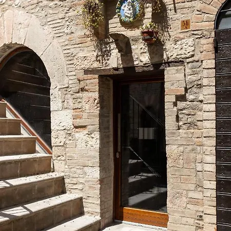 Ferienwohnung Loft Rustico In Centro Storico Assisi Exterior foto