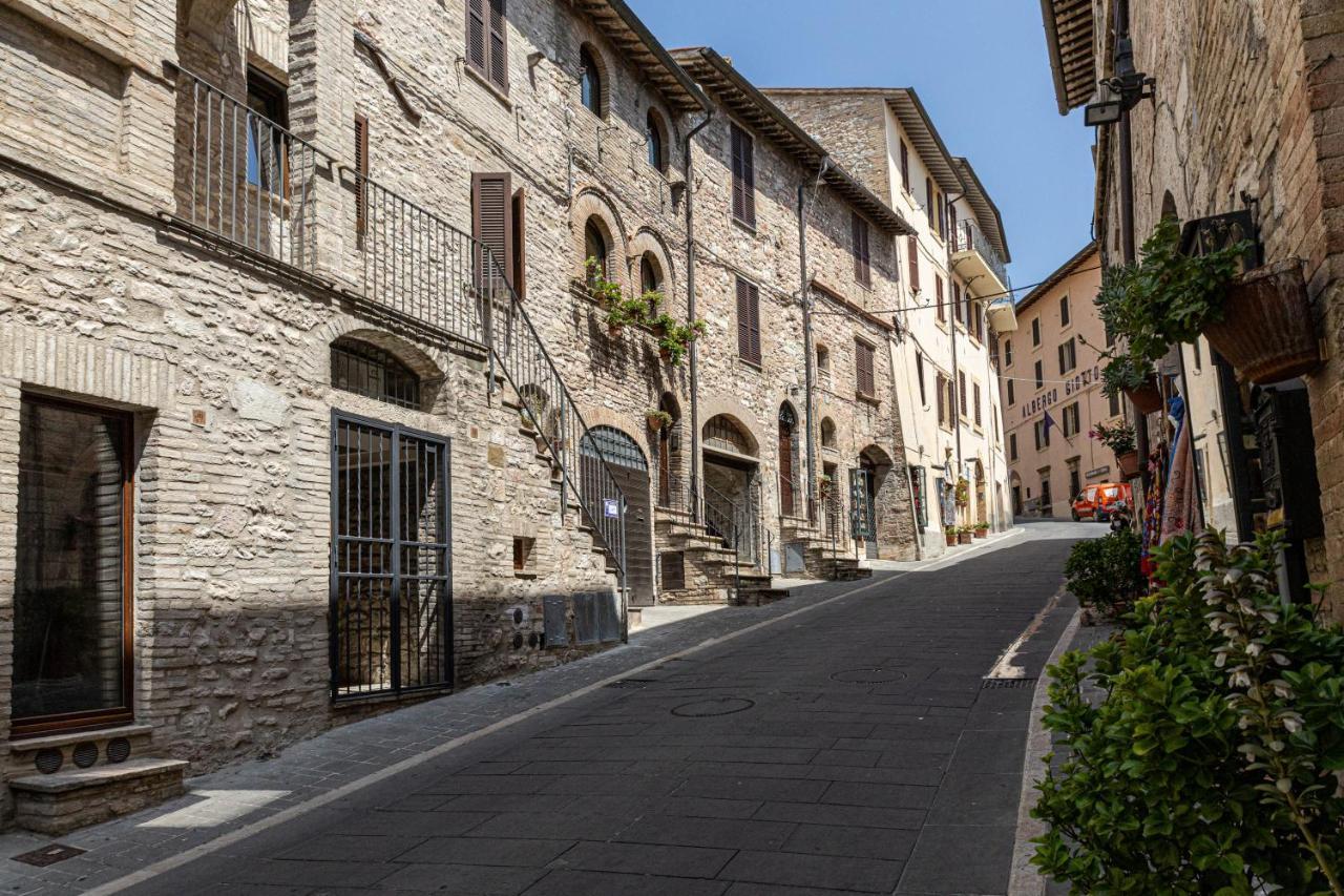 Apartment Loft Rustico In Centro Storico Assisi